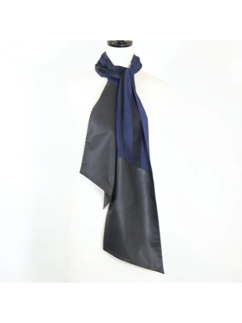 Hermes Maxi Twill Lambskin Leather Switch Scarf